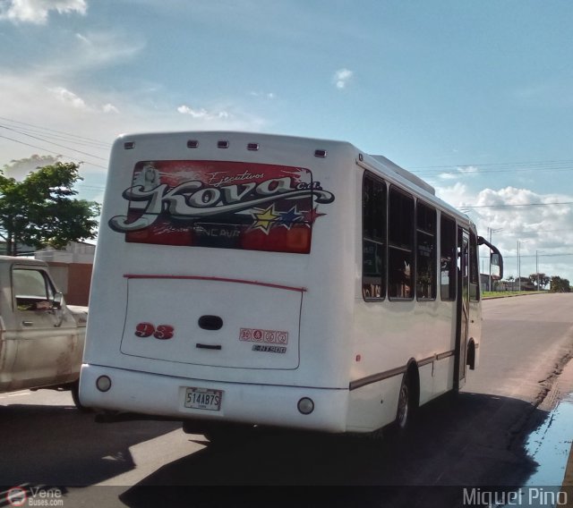 Ejecutivos Kova 093 por Miguel Pino