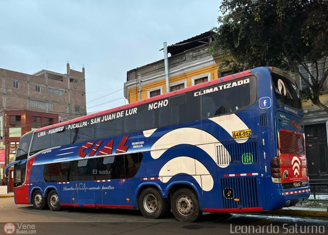 Expreso Virgen de Cocharcas Internacional 2210 por Leonardo Saturno