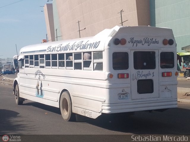 ZU - Colectivos Los Laureles C.A 08 por Sebasti�n Mercado