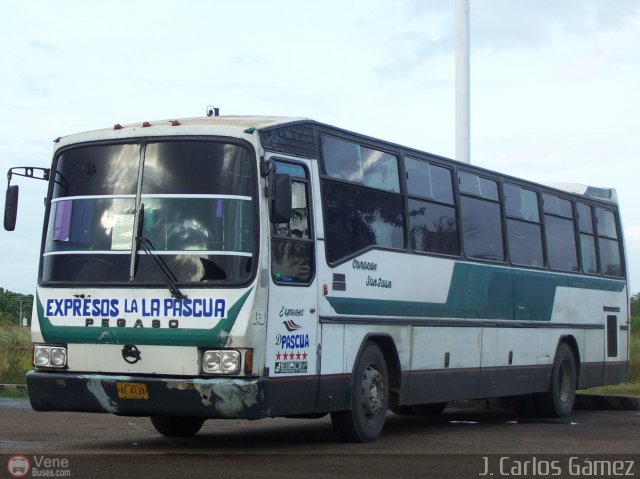 Autobuses La Pascua 013 por J. Carlos Gmez