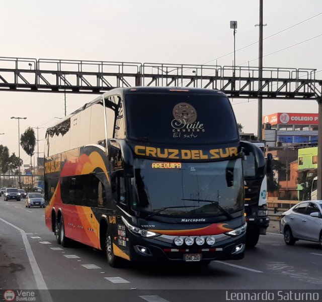 Transportes Cruz del Sur S.A.C. BJ50 por Leonardo Saturno