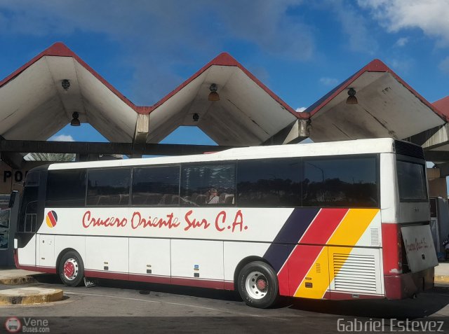 Cruceros Oriente Sur 104 por Gabriel Estevez