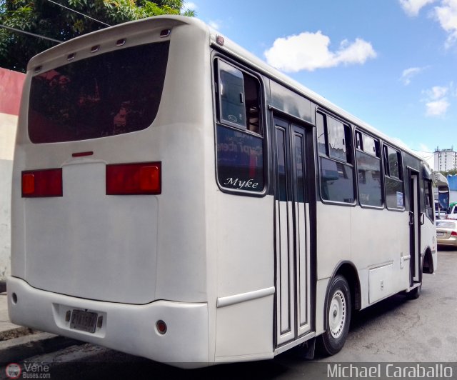 U.C. Caracas - Los Caracas 350 por Michael Caraballo