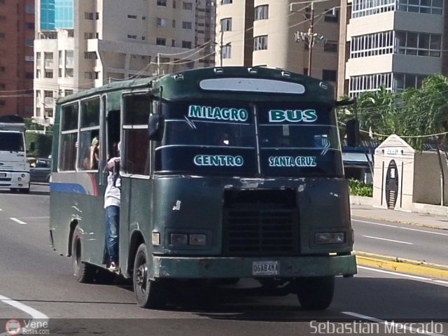ZU - Asociacin Cooperativa Milagro Bus 08 por Sebastin Mercado
