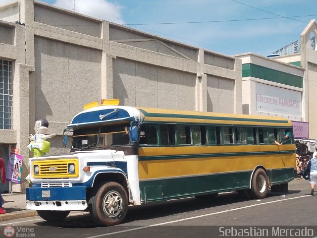 ZU - Ra�l Leoni 13 por Sebasti�n Mercado