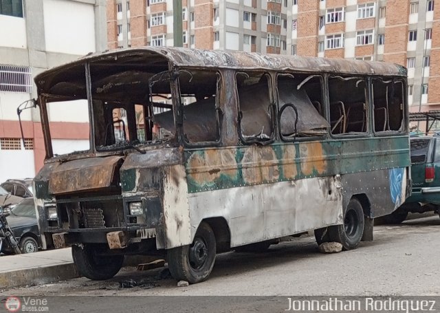 En Chiveras Abandonados Recuperacin Caracas por Jonnathan Rodrguez