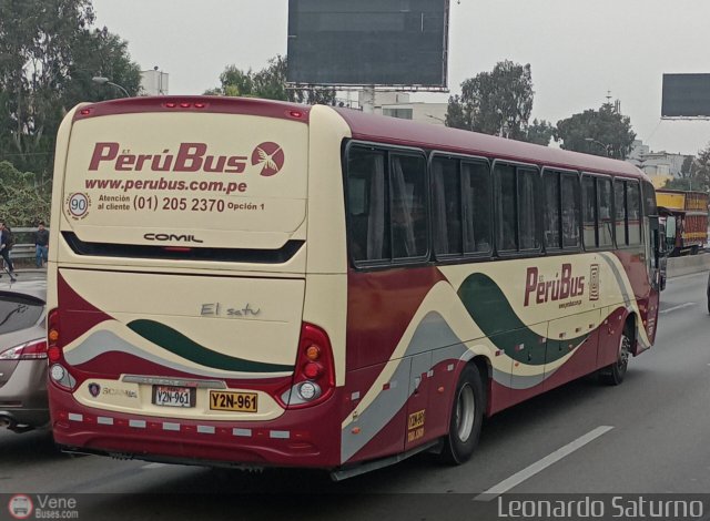 Empresa de Transporte Perú Bus S.A. 961. por Leonardo Saturno