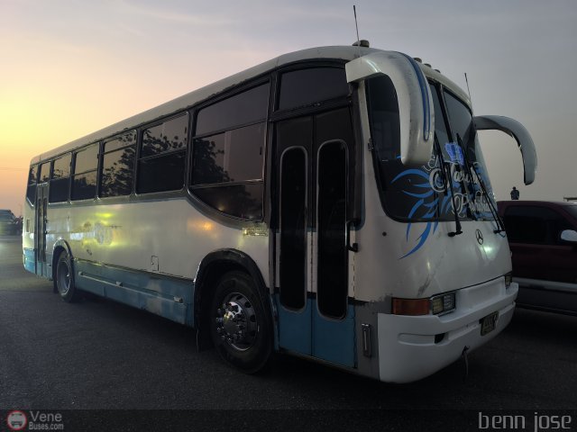 Particular Servibus por Benjamin Magdaniel