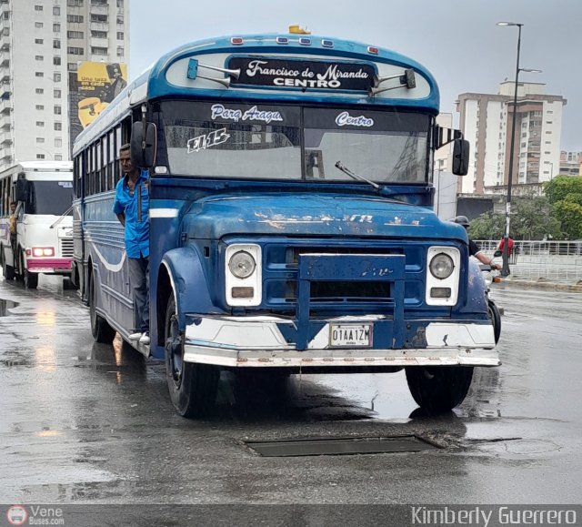AR - Colectivos Francisco de Miranda 15 por Kimberly Guerrero