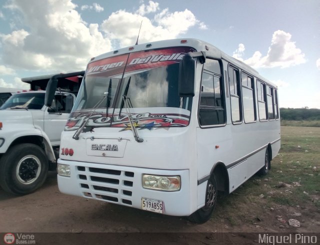 Ejecutivos Kova 100 por Miguel Pino