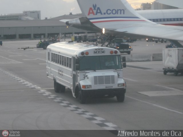 Particular o Transporte de Personal Serv.Aeropuerto de Miami por Alfredo Montes de Oca