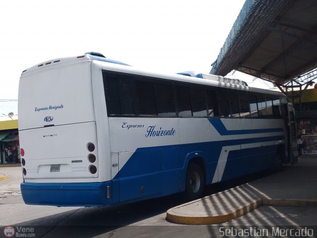 Expresos Horizonte 45 por Sebasti�n Mercado