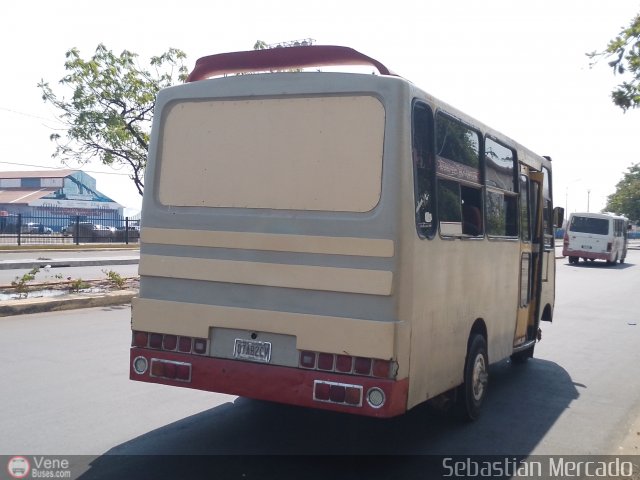 ZU - Los Claveles 18 por Sebastin Mercado