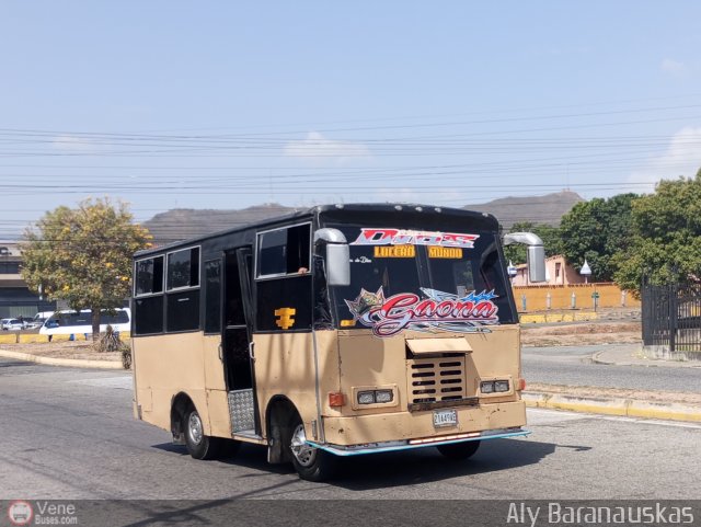 Cooperativa de Transporte Lucero Mundo 009 por Aly Baranauskas