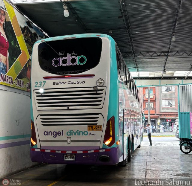 Tours Angel Divino S.A.C. 955 por Leonardo Saturno