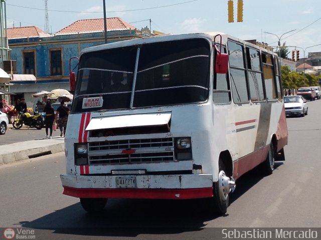 ZU - Los Claveles 26 por Sebastin Mercado