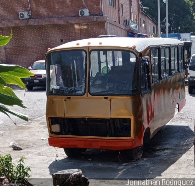 En Chiveras Abandonados Recuperacin Caracas por Jonnathan Rodrguez