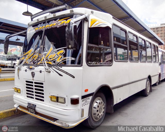 A.C. de Transporte N�mero Uno R.L. 018 por Michael Caraballo