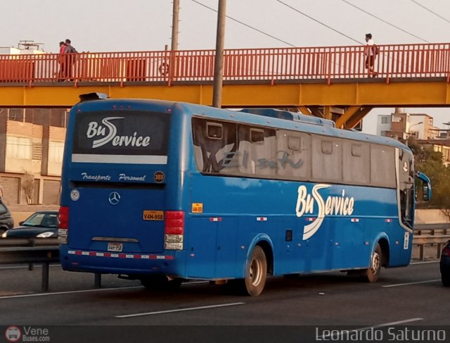 Bus Service Automotriz S.A.C. 303 por Leonardo Saturno