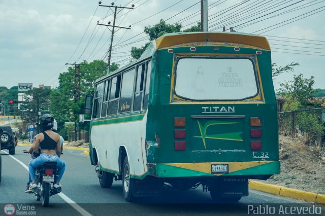 Particular o Desconocido Morros por Pablo Acevedo