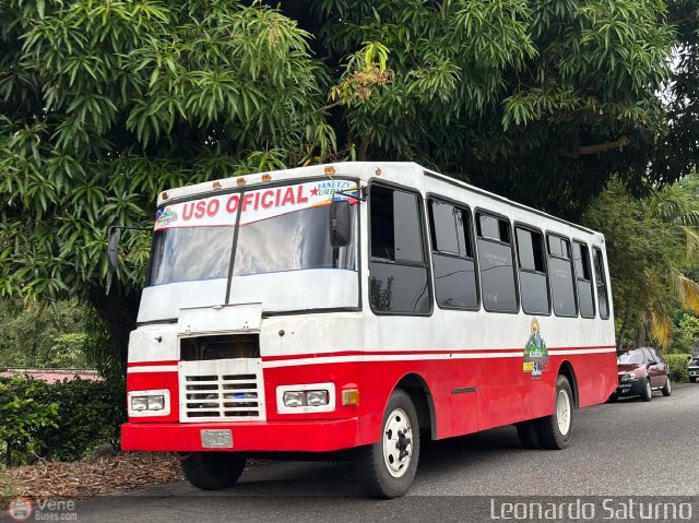 Uso Oficial 999 por Leonardo Saturno