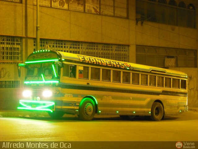 Transporte Colectivo Camag 06 por Alfredo Montes de Oca