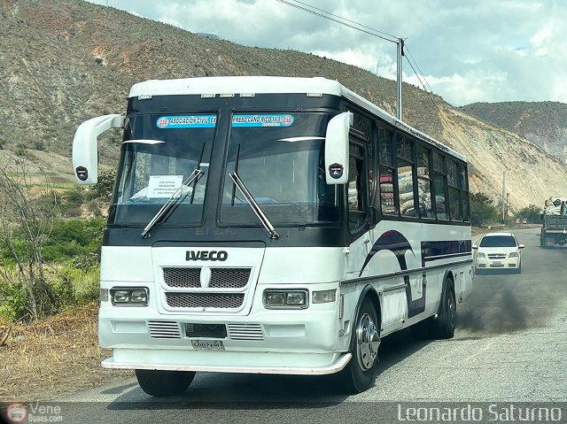 Coop. Ca�o Rico III - 5 R.L 38 por Leonardo Saturno