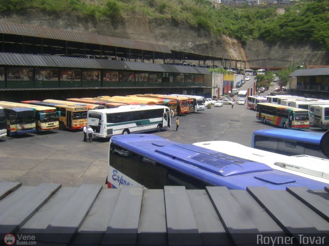 Garajes Paradas y Terminales Caracas por Royner Tovar