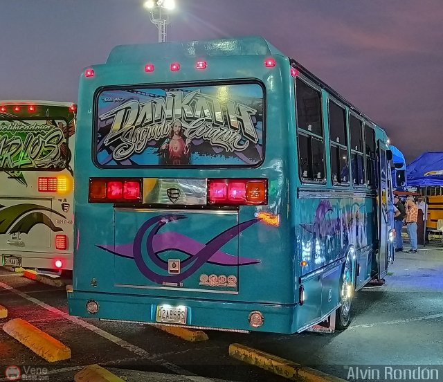 Particular 41 por Alvin Rondn