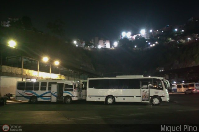 Garajes Paradas y Terminales Caracas por Miguel Pino