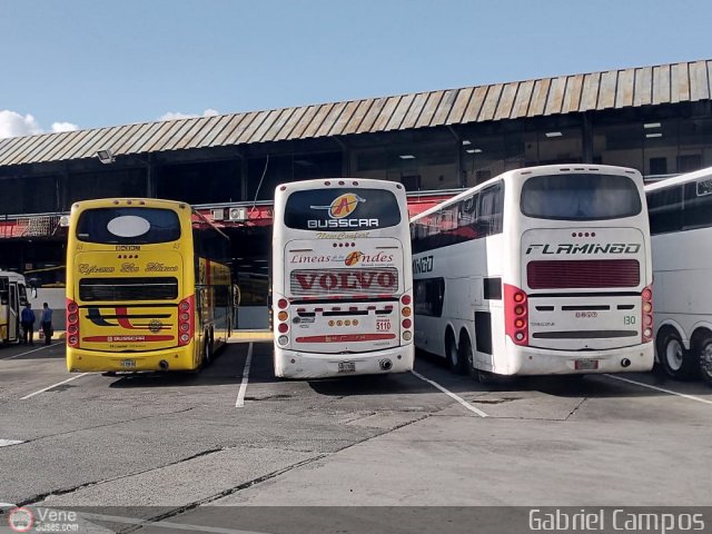 Garajes Paradas y Terminales Caracas por Gabriel Campos