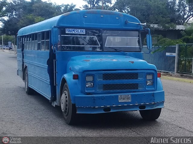 ZU - Colectivos Los Laureles C.A 18 por Abner Sarcos