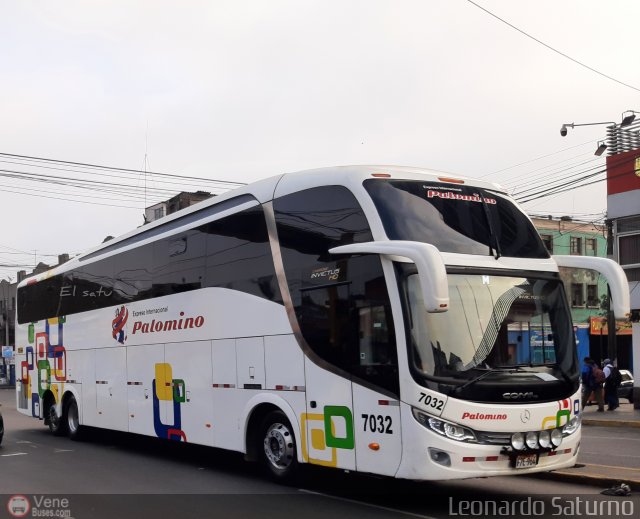 Expreso Internacional Palomino 7032 por Leonardo Saturno