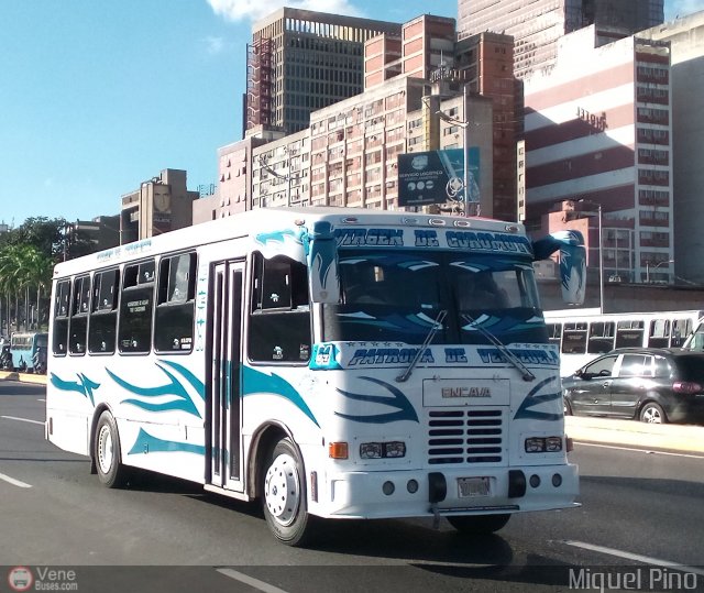 L�nea Hermanos Unidos S.C. 64 por Miguel Pino