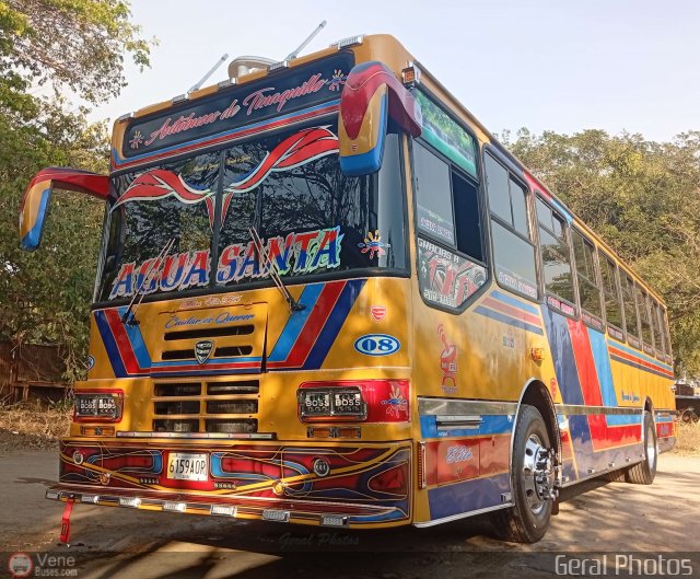 Autobuses de Tinaquillo 08 por Gerardo Rond�n