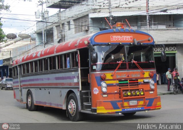 Transporte Unidos Boquer�n C.A. 33 por Andr�s Ascanio
