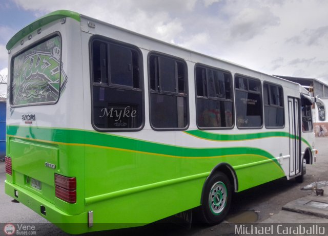 U.C. Caracas - Los Caracas 400 por Michael Caraballo