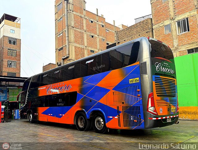 Internacional Crucero 954 por Leonardo Saturno