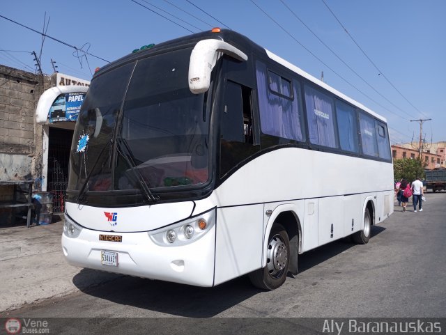 Particular 004 por Aly Baranauskas