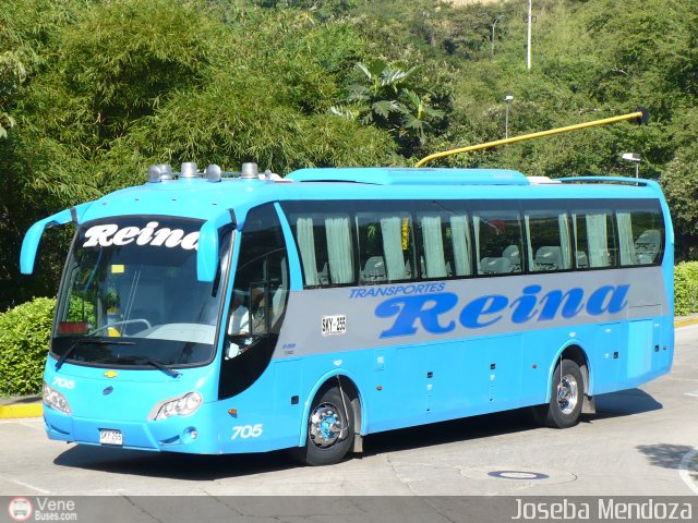 Transportes Reina 705 por Joseba Mendoza