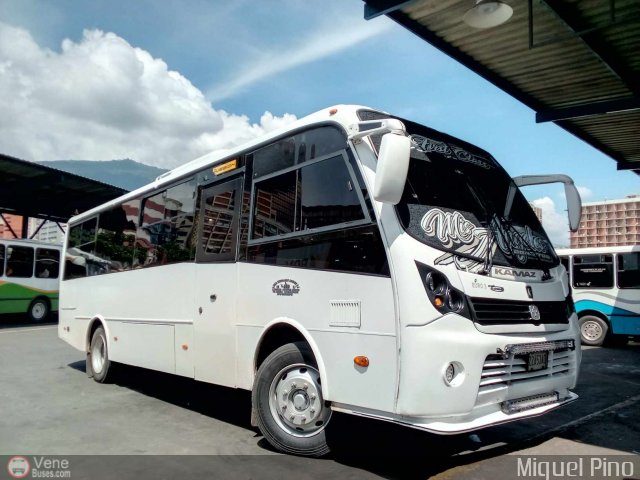 L�nea Hermanos Unidos S.C. 48 por Miguel Pino