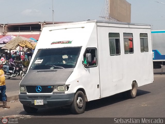 ZU - Los Claveles 67 por Sebastin Mercado