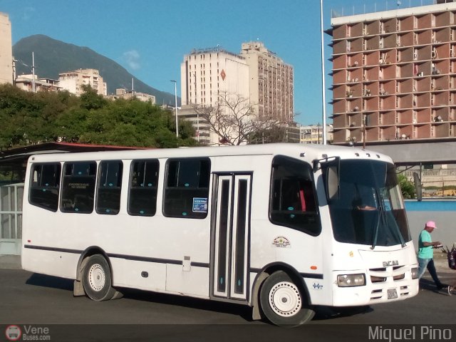 Coop. Transporte Menca de Leoni 034 por Miguel Pino