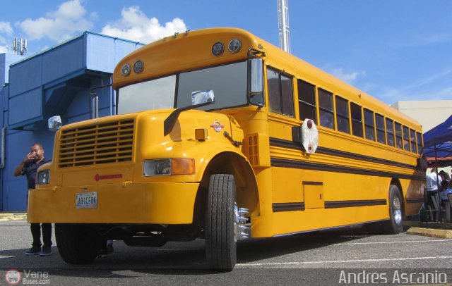 Particular 0003 por Andrs Ascanio