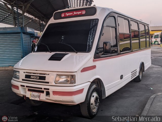 Expresos Jáuregui 122 por Sebastián Mercado