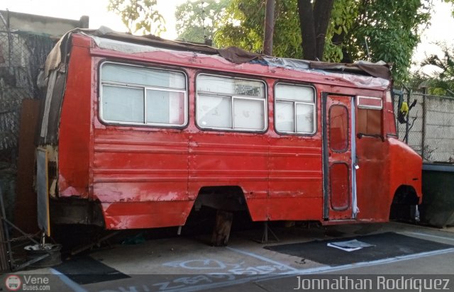 En Chiveras Abandonados Recuperacin Caracas por Jonnathan Rodrguez