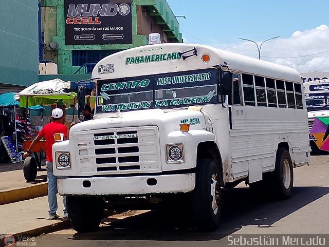 ZU - Colectivos Los Laureles C.A 22 por Sebasti�n Mercado