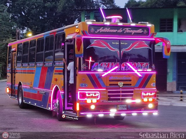 Autobuses de Tinaquillo 08 por Sebasti�n Riera