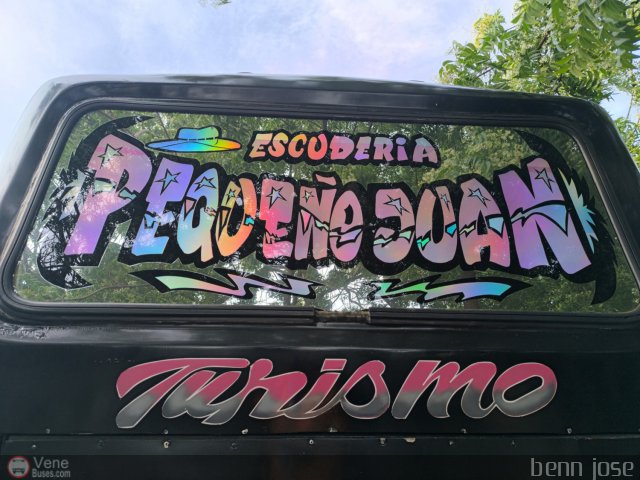 ZU - U.C. Barrio La Polar 815 por Benjamin Magdaniel