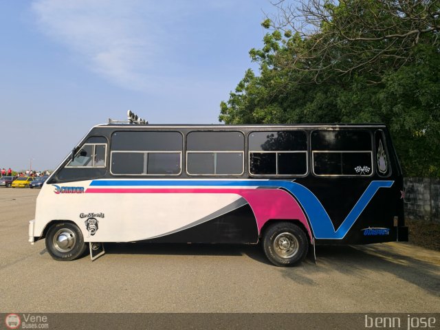 ZU - U.C. Barrio La Polar 815 por Benjamin Magdaniel